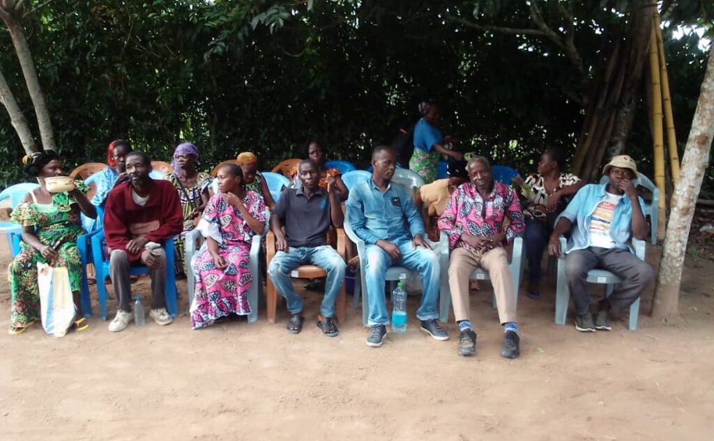 Cette formation suivie par des hommes et des femmes adhérents de la coopérative Congo-Futur a été complétée par des travaux pratiques sur le site de Linzolo.